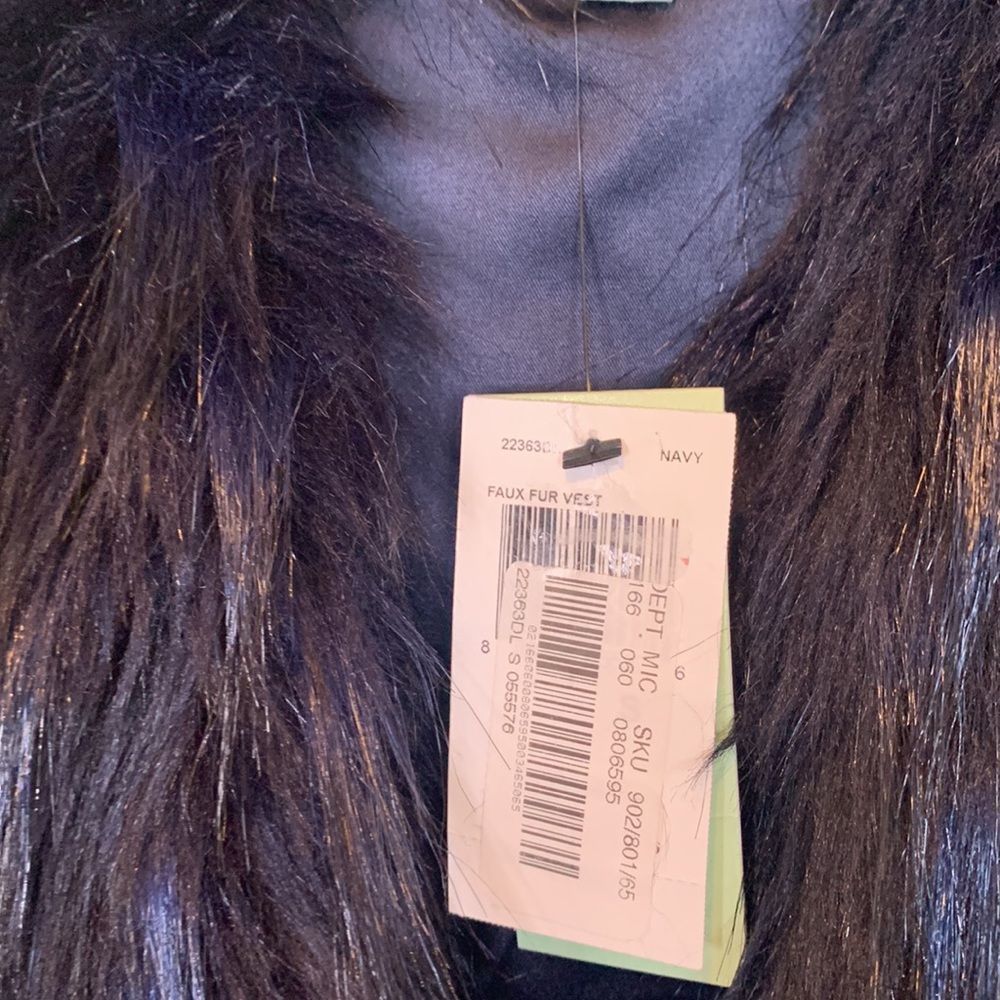 Skies Are Blue Faux Fur Vest size Small - Picture 6 of 10